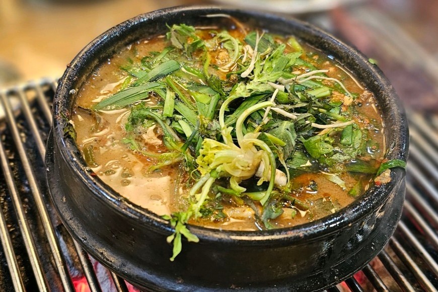 된장찌개 팔아서 건물 세웠다고?” 현지인 추천 '찐' 서울 꼭 가봐야 할 맛집 4곳 < 국내여행 < 기사본문 - 인포매틱스뷰